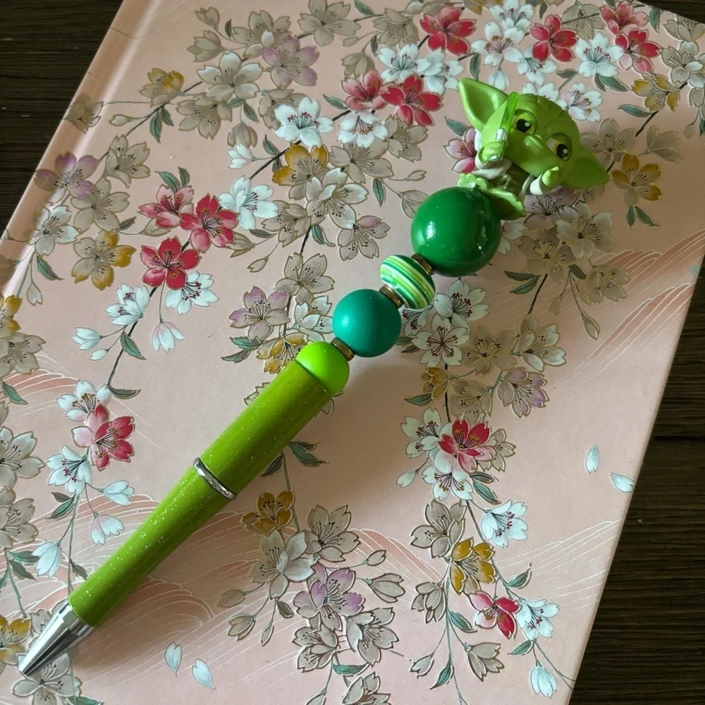 Disney Doorables: Star Wars: Yoda handmade beaded pen